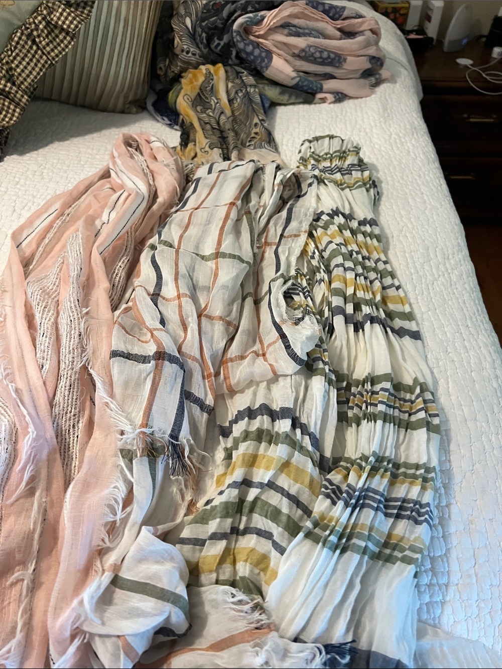 Multiple scarves - Picture 3 of 4